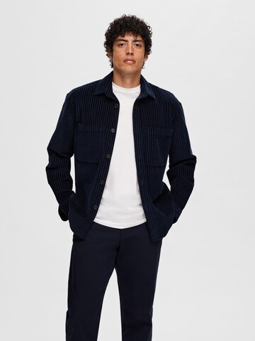 SELECTED HOMME Regular fit Button Up Shirt in Blue: front