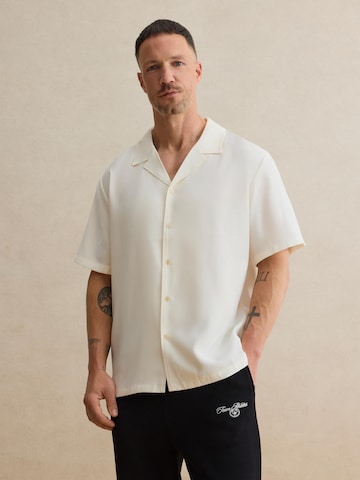 Fit confort Chemise 'Hanno' DAN FOX APPAREL en blanc : devant