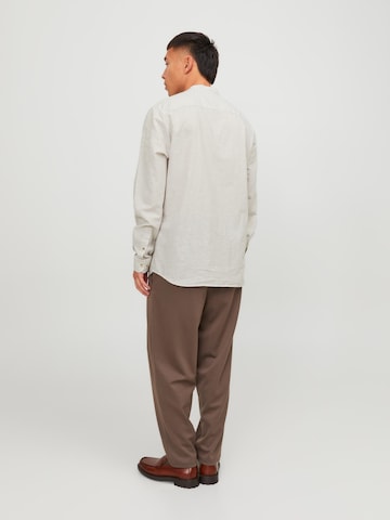 JACK & JONES Comfort Fit Skjorte 'JJSummer Band' i brun
