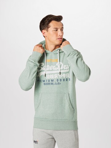 Coupe regular Sweat-shirt Superdry en vert : devant