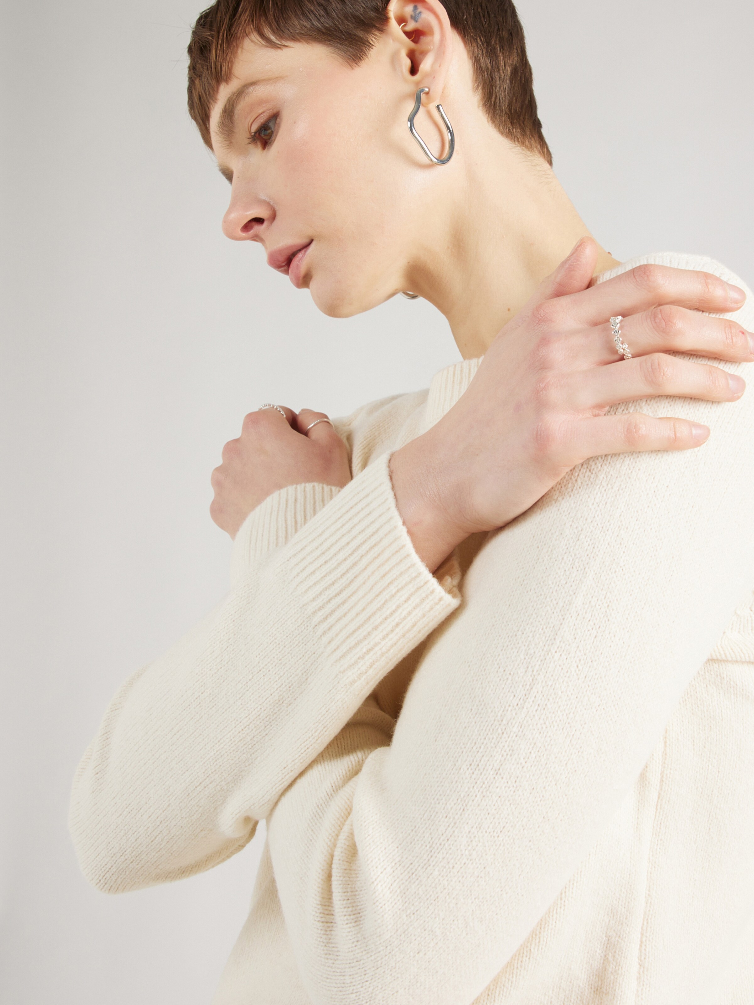 Gap cream sweater hot sale