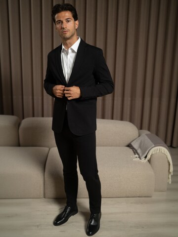 TEESHOPPEN Regular Trousers ' Performance ' in Black: front