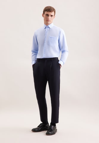 Coupe regular Chemise business 'Schwarze Rose' SEIDENSTICKER en bleu
