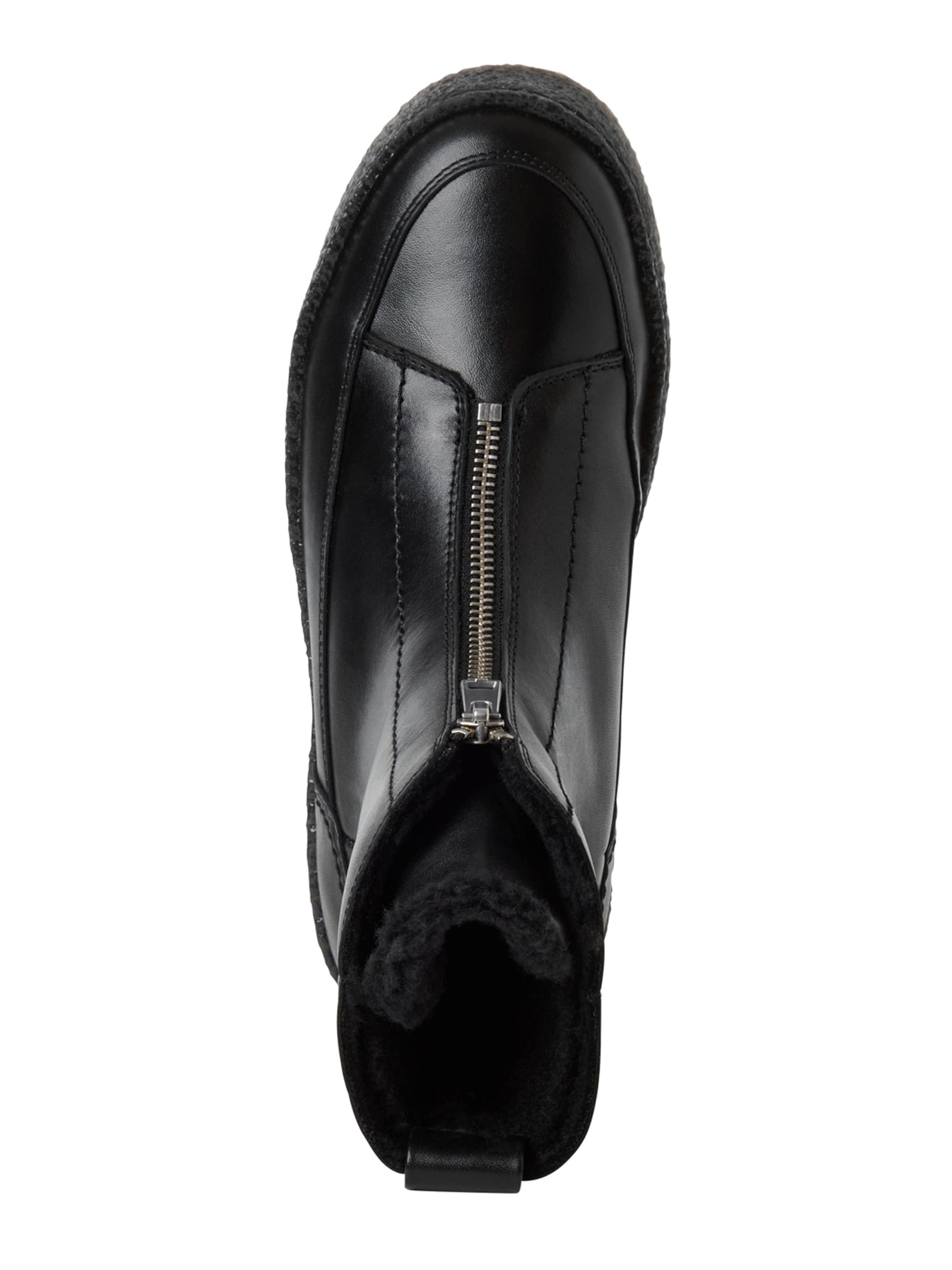 NEWD Ankle Boots in Black