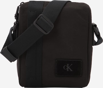 juoda Calvin Klein Rankinė su ilgu dirželiu: priekis