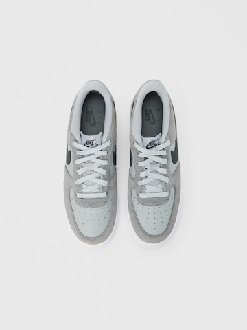 Nike Sportswear Sneakers 'Air Force 1 Essential+' i grå
