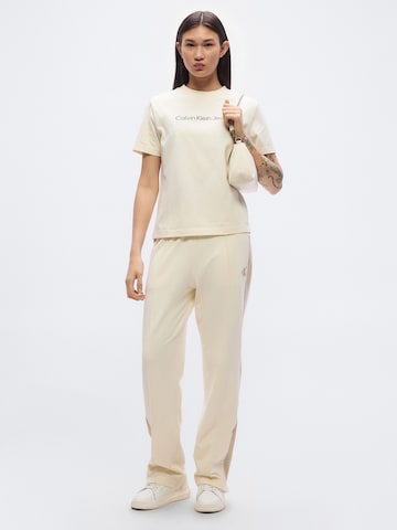 Calvin Klein Jeans Μπλουζάκι 'CLASSIC' σε λευκό