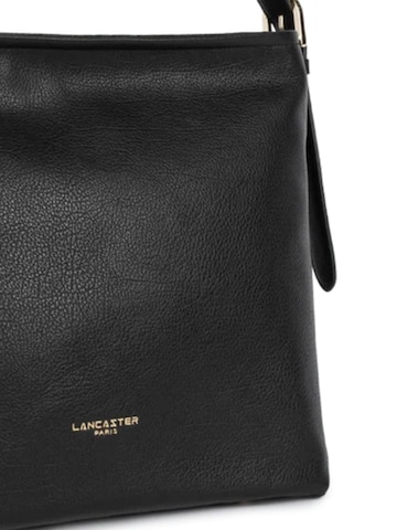 LANCASTER Paris - Bolso de mano 'Lancaster Sac seau Zippé Dune Noir' en negro
