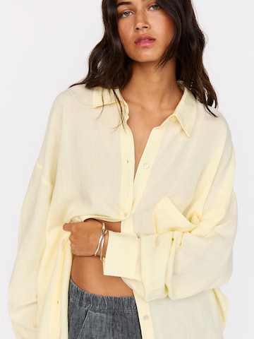 Chemisier Pull&Bear en jaune
