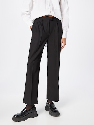 LMTD Wide leg Pleat-Front Pants 'REGINA' in Black: front