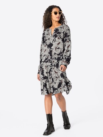 Rochie de la Smith&Soul pe gri