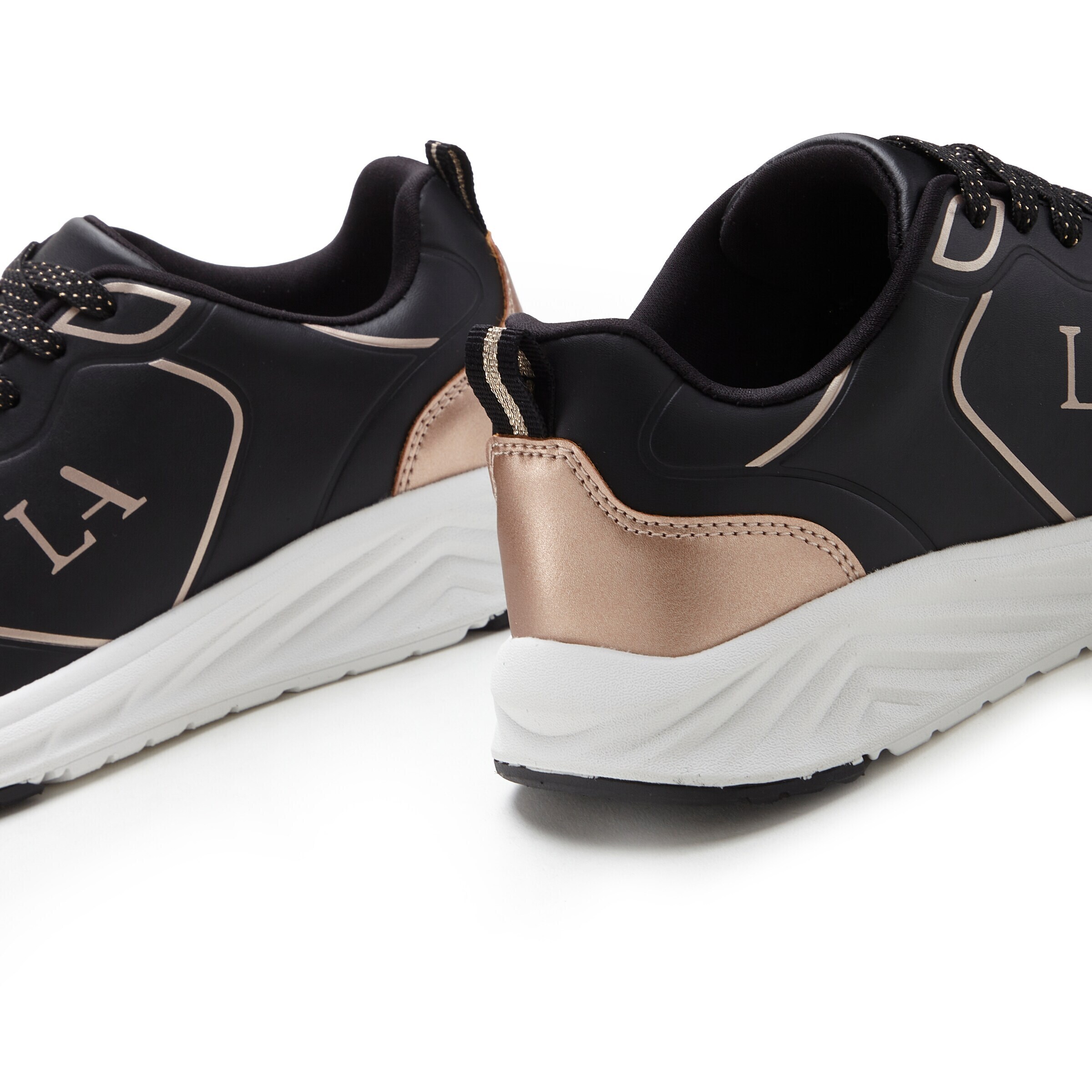 Baskets basses LASCANA en noir