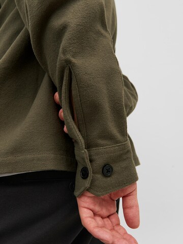 Coupe regular Veste mi-saison 'Roy' JACK & JONES en vert