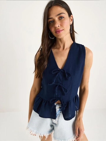 Bianco Lucci - Blusa em azul: frente