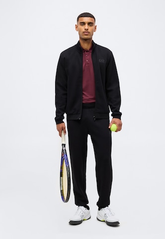 Costum de trening de la EA7 Emporio Armani pe negru
