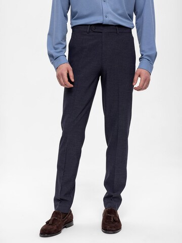 Coupe slim Pantalon Antioch en bleu : devant