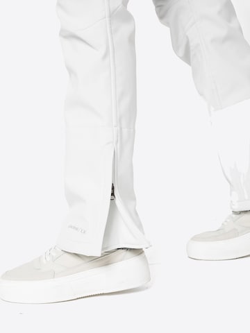 Regular Pantalon outdoor 'Lole' PROTEST en blanc