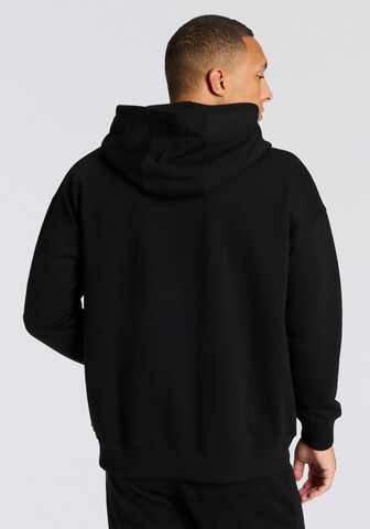 LONSDALE Sweatshirt in Black