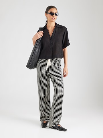 QS Blouse in Black