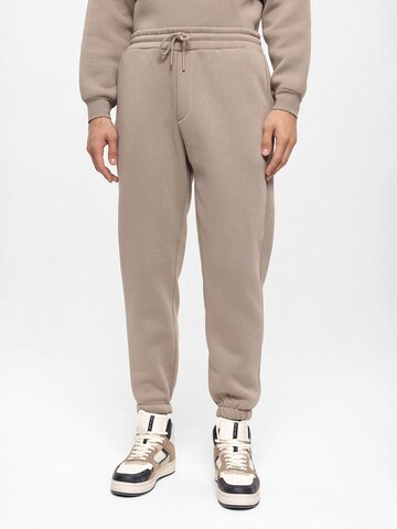 Effilé Pantalon Antioch en gris : devant