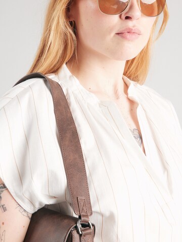 Camicia da donna di ONLY Carmakoma in bianco