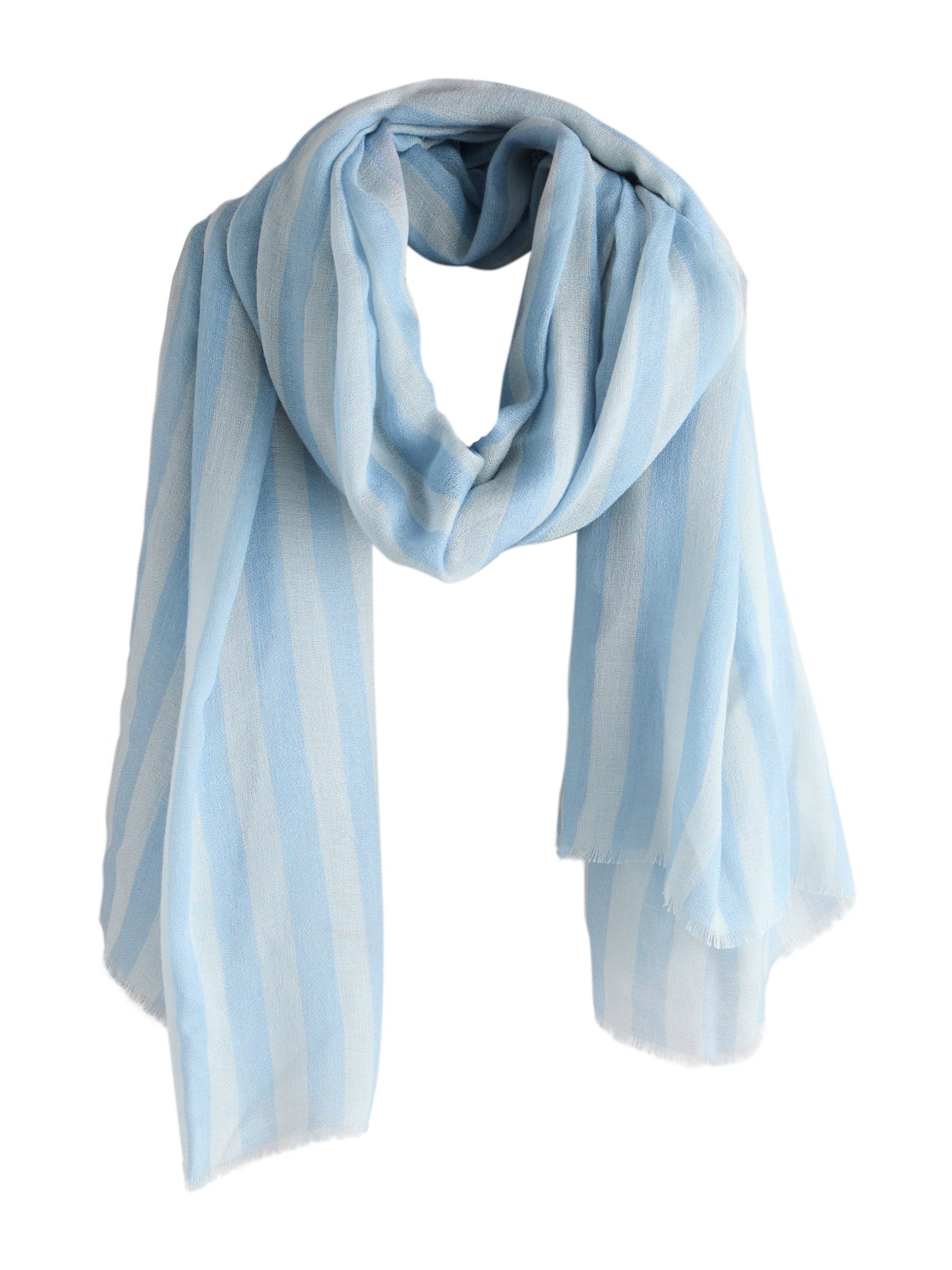 Next Шал в синьо: отпред