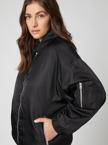 LENI KLUM x ABOUT YOU Between-Season Jacket 'Rosie' in Black