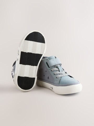 Sneaker di Next in grigio