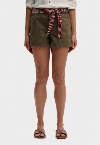 Superdry & Co Shorts 'Classic' in Grün: Vorderseite