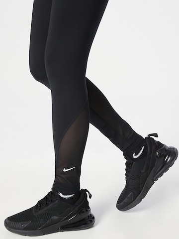 Skinny Pantalon de sport 'One' NIKE en noir