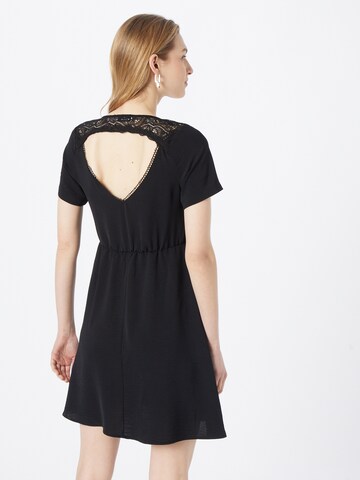 Rochie de cocktail 'Tasha' de la ABOUT YOU pe negru