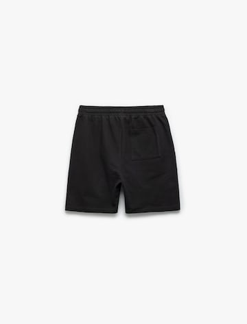 Koton Regular Shorts in Schwarz