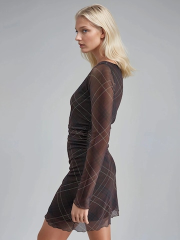 Busem - Vestido em castanho