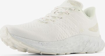 Chaussure de course 'Fresh Foam X EVOZ v3' new balance en blanc : devant