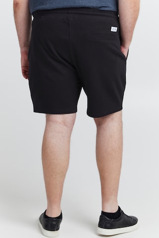 !Solid Regular Sweatshorts 'Tamp' in Schwarz