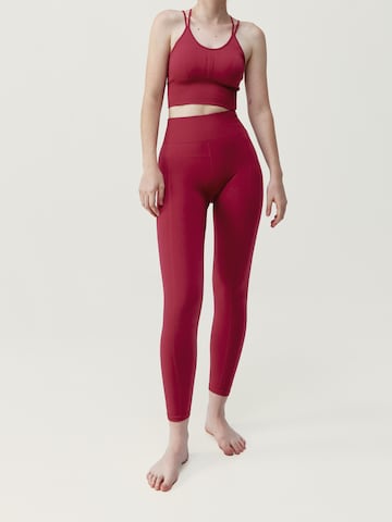 Born Living Yoga Skinny Sporthose 'India' in Rot