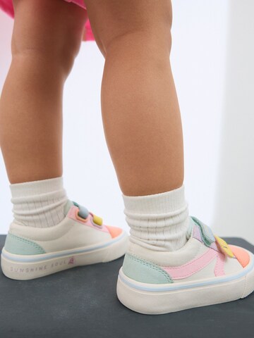 Baskets Next en mélange de couleurs