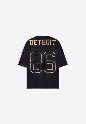 T-Shirt Bershka en bleu