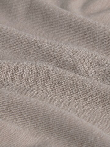 Tricou de la The Set pe bej