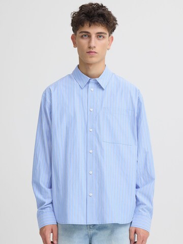 !Solid - Ajuste confortable Camisa 'SDTucker' en azul: frente