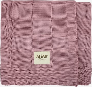 Aliap Baby blanket in Pink: front