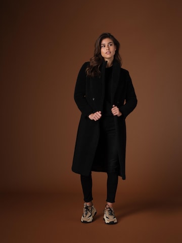 Vulto Wintermantel in Zwart