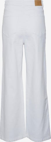 VERO MODA Boot cut Jeans 'Kathy' in White