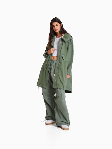 Parka mi-saison Bershka en vert : devant