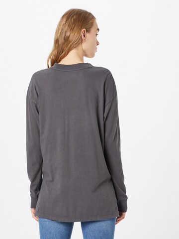 T-shirt Abercrombie & Fitch en gris