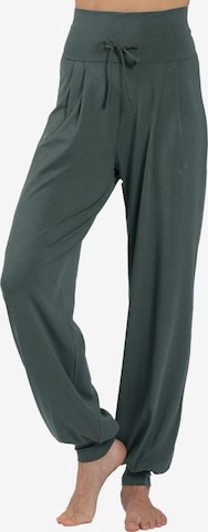 Magadi Sports trousers 'Florence' in Green: front