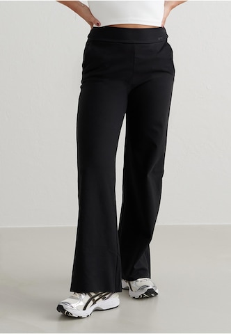 Bootcut Pantaloni sportivi 'Sense' di Aim'n in nero: frontale