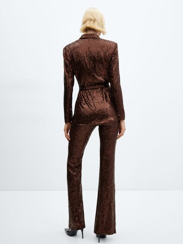 MANGO Rozkloszowany krój Spodnie 'XLENJUEL' w kolorze brązowy