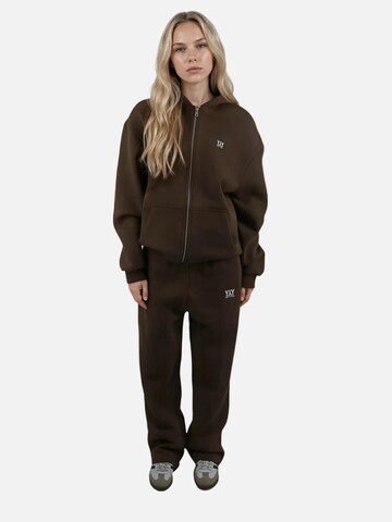 HEFTYKA Zip-Up Hoodie in Brown