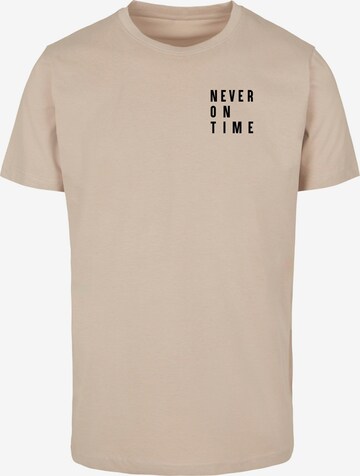 Merchcode Skjorte 'Never On Time' i beige: forside